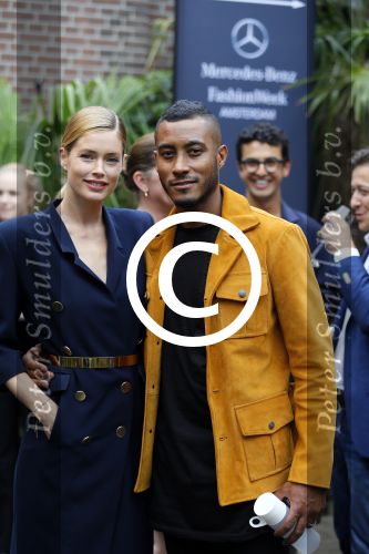 Amsterdam 13 juli 2015
Modeshow Maria Cle Leal tijdens de Amsterdam fashion week in aanwezigheid van Doutzen Kroes en Sunnery James.