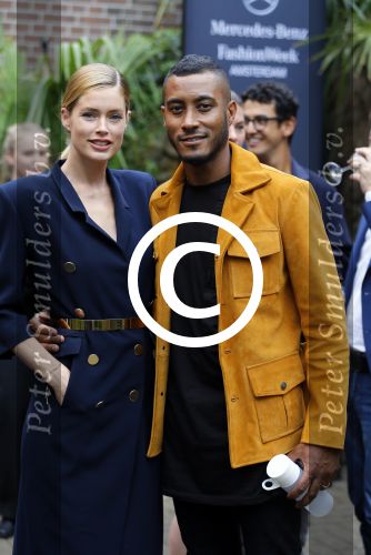 Amsterdam 13 juli 2015
Modeshow Maria Cle Leal tijdens de Amsterdam fashion week in aanwezigheid van Doutzen Kroes en Sunnery James.