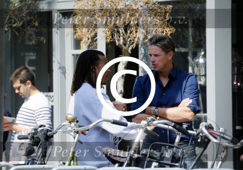 Amsterdam 13 augustus 2015 
Edgar Davids in gesprek met Patrick Maes in  Amsterdam zuid.