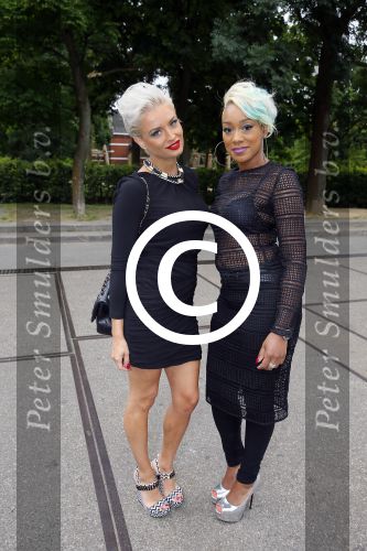 Amsterdam 12 juli 2015  
Modeshow op de amsterdam fashion week. Edmee Verstraten met een vriendin
