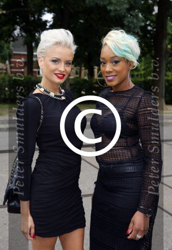 Amsterdam 12 juli 2015  
Modeshow op de amsterdam fashion week. Edmee Verstraten met een vriendin
