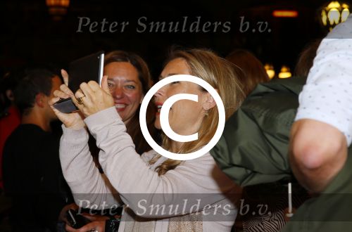 Amsterdam 14 juli 2015  
Premiere de Reunie in Tuschinski met in de hoofdrollen Daan Schuurmans en Thekla Reuten.
Thekla is zwanger en haar vriend Gijs Naber is er ook alsmede de zwangere Bracha v Doesburgh.
Elle v Rijn