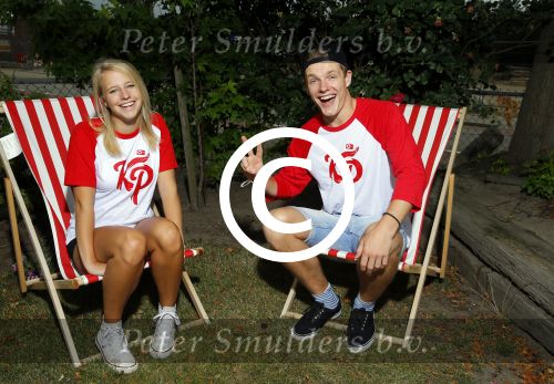 Bunnik 12 juli 2015
Enzo Knol en Dee v d Zeeuw met hun kleding.