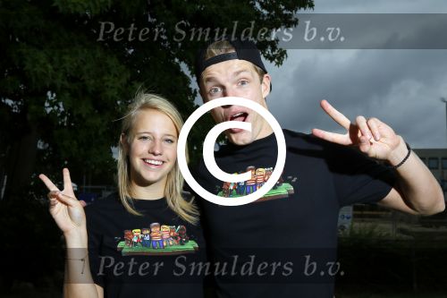 Bunnik 12 juli 2015
Enzo Knol en Dee v d Zeeuw met hun kleding.