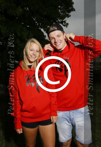 Bunnik 12 juli 2015
Enzo Knol en Dee v d Zeeuw met hun kleding.