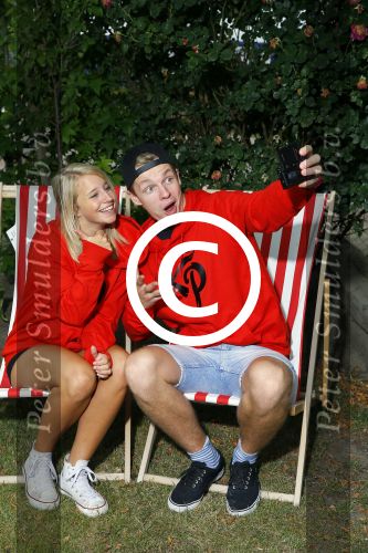 Bunnik 12 juli 2015
Enzo Knol en Dee v d Zeeuw met hun kleding.