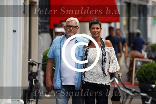 Den Haag 16 juli 2015
Verjaardagsfeestje Frits Huffnagel in Den Haag.
Ernst daniel Smid met vriendin
