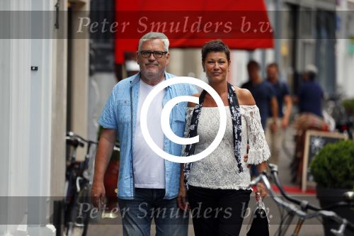 Den Haag 16 juli 2015
Verjaardagsfeestje Frits Huffnagel in Den Haag.
Ernst daniel Smid met vriendin