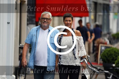 Den Haag 16 juli 2015
Verjaardagsfeestje Frits Huffnagel in Den Haag.
Ernst daniel Smid met vriendin