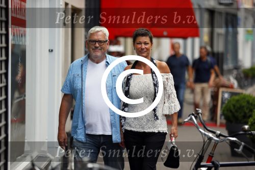 Den Haag 16 juli 2015
Verjaardagsfeestje Frits Huffnagel in Den Haag.
Ernst daniel Smid met vriendin