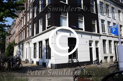 Amsterdam 2 juli 2015
Katja Schuurman met haar nieuwe vriend Freek v Noortwijk bij het restaurant waar hij werkt.