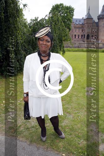 Haarzuilens 17 juni 2015
Haringparty op kasteel de Haar. Gerda Havertong met man