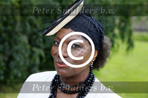 Haarzuilens 17 juni 2015
Haringparty op kasteel de Haar. Gerda Havertong met man