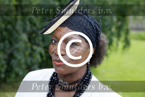 Haarzuilens 17 juni 2015
Haringparty op kasteel de Haar. Gerda Havertong met man