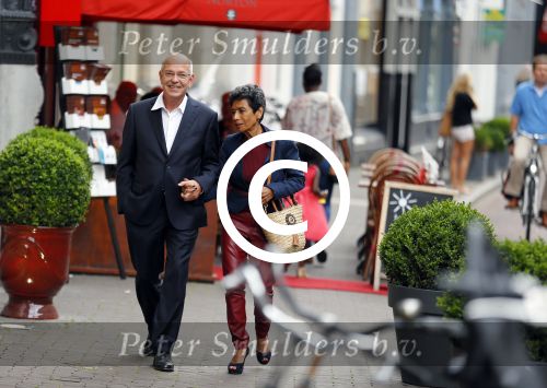 Den Haag 16 juli 2015
Verjaardagsfeestje Frits Huffnagel in Den Haag. Gerrit Zalm met vrouw