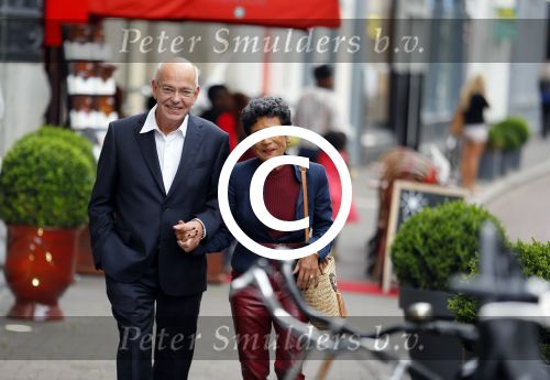 Den Haag 16 juli 2015
Verjaardagsfeestje Frits Huffnagel in Den Haag. Gerrit Zalm met vrouw
