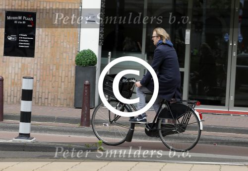 Amsterdam 20 juni 2015  
Jan Jaap v d Wal op de fiets in amsterdam.
