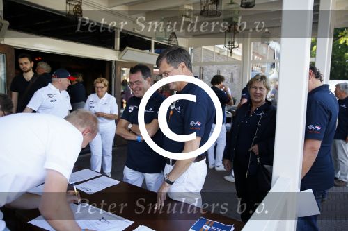 Lievelde 28 juni 2015
Jan Peter Balkenende en zijn broer Evert Jan doen mee in een porsche cabrio met de achterhoek Rally