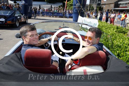 Lievelde 28 juni 2015
Jan Peter Balkenende en zijn broer Evert Jan doen mee in een porsche cabrio met de achterhoek Rally