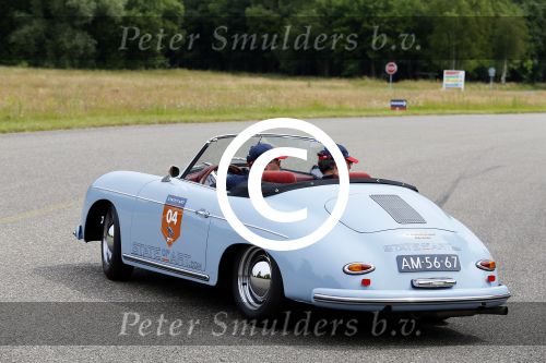 Lievelde 28 juni 2015
Jan Peter Balkenende en zijn broer Evert Jan doen mee in een porsche cabrio met de achterhoek Rally