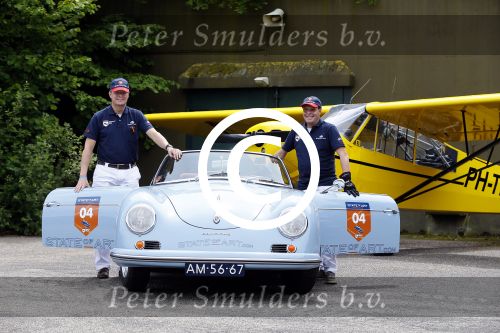 Lievelde 28 juni 2015
Jan Peter Balkenende en zijn broer Evert Jan doen mee in een porsche cabrio met de achterhoek Rally