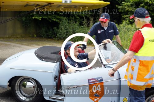 Lievelde 28 juni 2015
Jan Peter Balkenende en zijn broer Evert Jan doen mee in een porsche cabrio met de achterhoek Rally