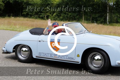 Lievelde 28 juni 2015
Jan Peter Balkenende en zijn broer Evert Jan doen mee in een porsche cabrio met de achterhoek Rally