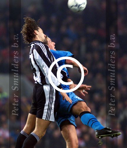 EINDHOVEN 6 DECEMBER 2001

PSV-PAOK SALONIKI 4-1
Jan Vennegoor of Hesselink

PETER SMULDERS BV