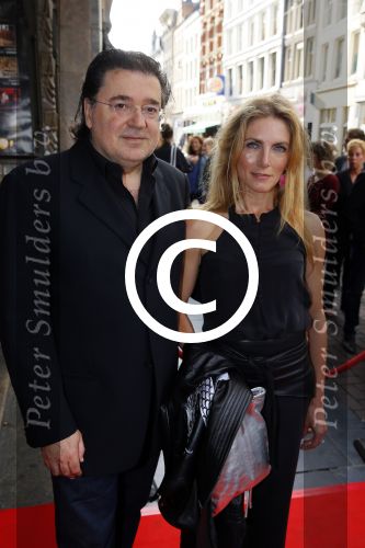 Amsterdam 14 juli 2015  
Premiere de Reunie in Tuschinski met in de hoofdrollen Daan Schuurmans en Thekla Reuten.
Thekla is zwanger en haar vriend Gijs Naber is er ook alsmede de zwangere Bracha v Doesburgh.
Jessica Durlacher en Leon de Winter