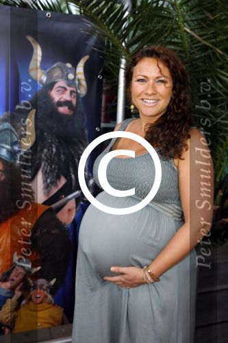 Rotterdam 9 augustus 2015
Edwin Smulders Johnny de Mol en Tomas v d Broek tijdens opnames van het rtl programma Down met Johnny. We gingen naar de premiere naar Wickie de Viking in het nieuwe Luxor. Jessica Mendels met man en dochter