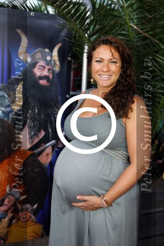 Rotterdam 9 augustus 2015
Edwin Smulders Johnny de Mol en Tomas v d Broek tijdens opnames van het rtl programma Down met Johnny. We gingen naar de premiere naar Wickie de Viking in het nieuwe Luxor. Jessica Mendels met man en dochter