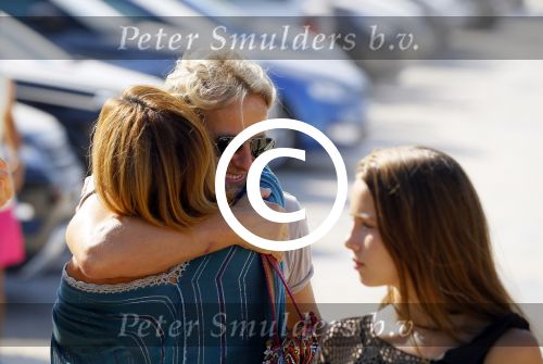 ibiza 24 juli 2015
Marco Borsato met Leontine Luca (met vriendin) Jada en Senna op vakantie.
Ze gingen lunchen met John Ewbank en zijn vriendin Kelly Weekers.