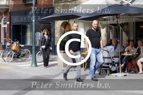 Amsterdam 8 juli 2015  
Johnny Heitinga en Charlotte en slager Evert Blauendraat in amsterdam zuid