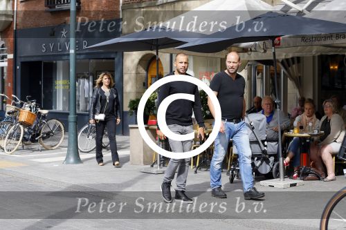 Amsterdam 8 juli 2015  
Johnny Heitinga en Charlotte en slager Evert Blauendraat in amsterdam zuid