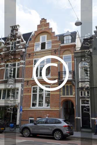 Amsterdam 11 augustus 2015
Johnny Heitinga verhuist naar zijn nieuwe huis in Amsterdam Zuid.