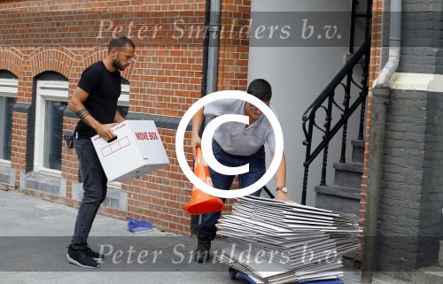 Amsterdam 11 augustus 2015
Johnny Heitinga verhuist naar zijn nieuwe huis in Amsterdam Zuid.