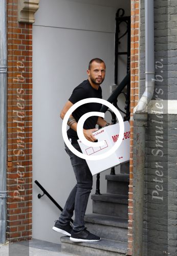Amsterdam 11 augustus 2015
Johnny Heitinga verhuist naar zijn nieuwe huis in Amsterdam Zuid.