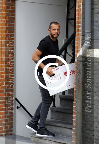Amsterdam 11 augustus 2015
Johnny Heitinga verhuist naar zijn nieuwe huis in Amsterdam Zuid.