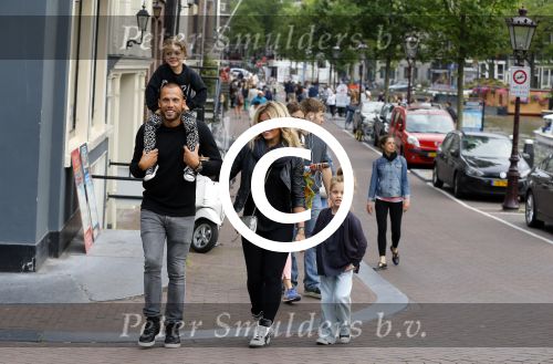 Amsterdam 12 juli 2015
Johnny en Charlotte Sophie Heitinga met hun kinderen Jezebel en Lennox in Amsterdam