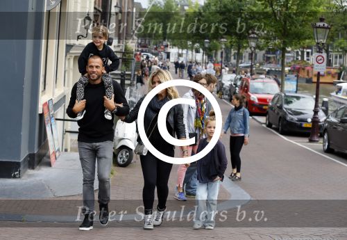 Amsterdam 12 juli 2015
Johnny en Charlotte Sophie Heitinga met hun kinderen Jezebel en Lennox in Amsterdam