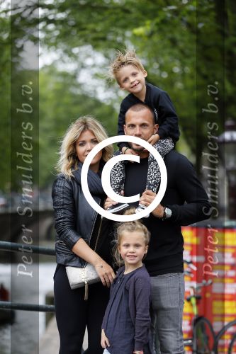 Amsterdam 12 juli 2015
Johnny en Charlotte Sophie Heitinga met hun kinderen Jezebel en Lennox in Amsterdam