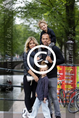 Amsterdam 12 juli 2015
Johnny en Charlotte Sophie Heitinga met hun kinderen Jezebel en Lennox in Amsterdam