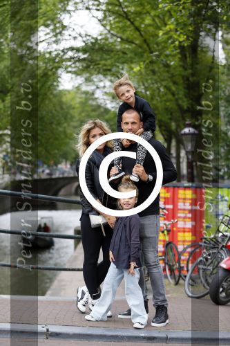 Amsterdam 12 juli 2015
Johnny en Charlotte Sophie Heitinga met hun kinderen Jezebel en Lennox in Amsterdam