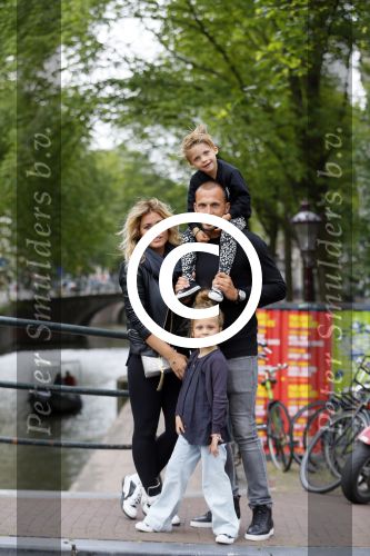 Amsterdam 12 juli 2015
Johnny en Charlotte Sophie Heitinga met hun kinderen Jezebel en Lennox in Amsterdam