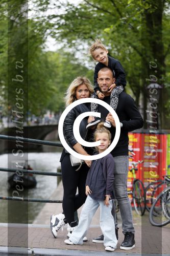 Amsterdam 12 juli 2015
Johnny en Charlotte Sophie Heitinga met hun kinderen Jezebel en Lennox in Amsterdam