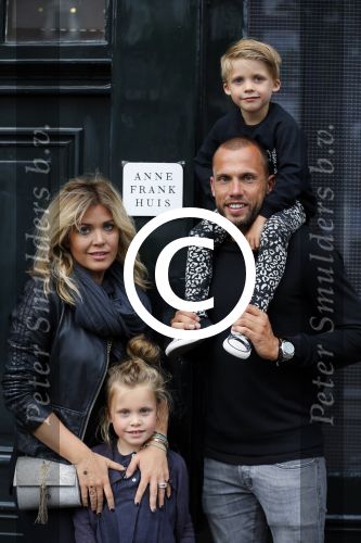 Amsterdam 12 juli 2015
Johnny en Charlotte Sophie Heitinga met hun kinderen Jezebel en Lennox in Amsterdam