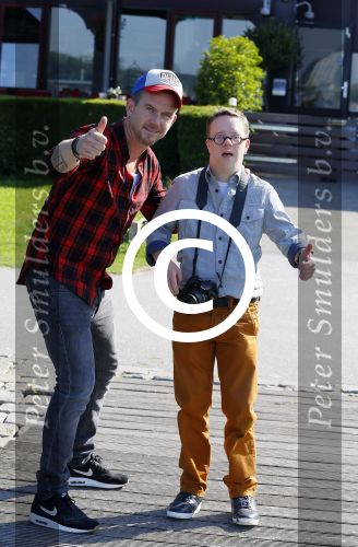 Rotterdam 9 augustus 2015
Edwin Smulders Johnny de Mol en Tomas v d Broek tijdens opnames van het rtl programma Down met Johnny. We gingen naar de premiere naar Wickie de Viking in het nieuwe Luxor.