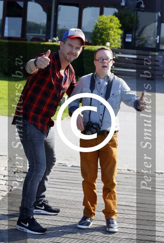 Rotterdam 9 augustus 2015
Edwin Smulders Johnny de Mol en Tomas v d Broek tijdens opnames van het rtl programma Down met Johnny. We gingen naar de premiere naar Wickie de Viking in het nieuwe Luxor.