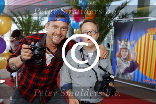 Rotterdam 9 augustus 2015
Edwin Smulders Johnny de Mol en Tomas v d Broek tijdens opnames van het rtl programma Down met Johnny. We gingen naar de premiere naar Wickie de Viking in het nieuwe Luxor.