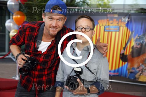 Rotterdam 9 augustus 2015
Edwin Smulders Johnny de Mol en Tomas v d Broek tijdens opnames van het rtl programma Down met Johnny. We gingen naar de premiere naar Wickie de Viking in het nieuwe Luxor.